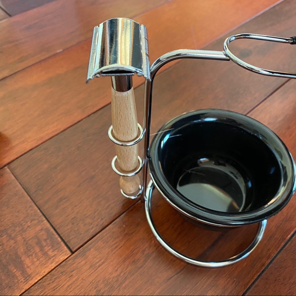 NWT Danish Men’s Shaving Kit - Picture 5 of 6